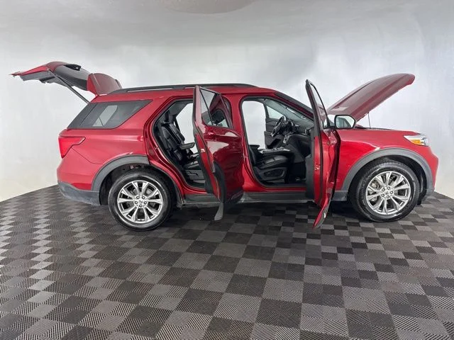 Used 2021 Red Ford XLT image 16