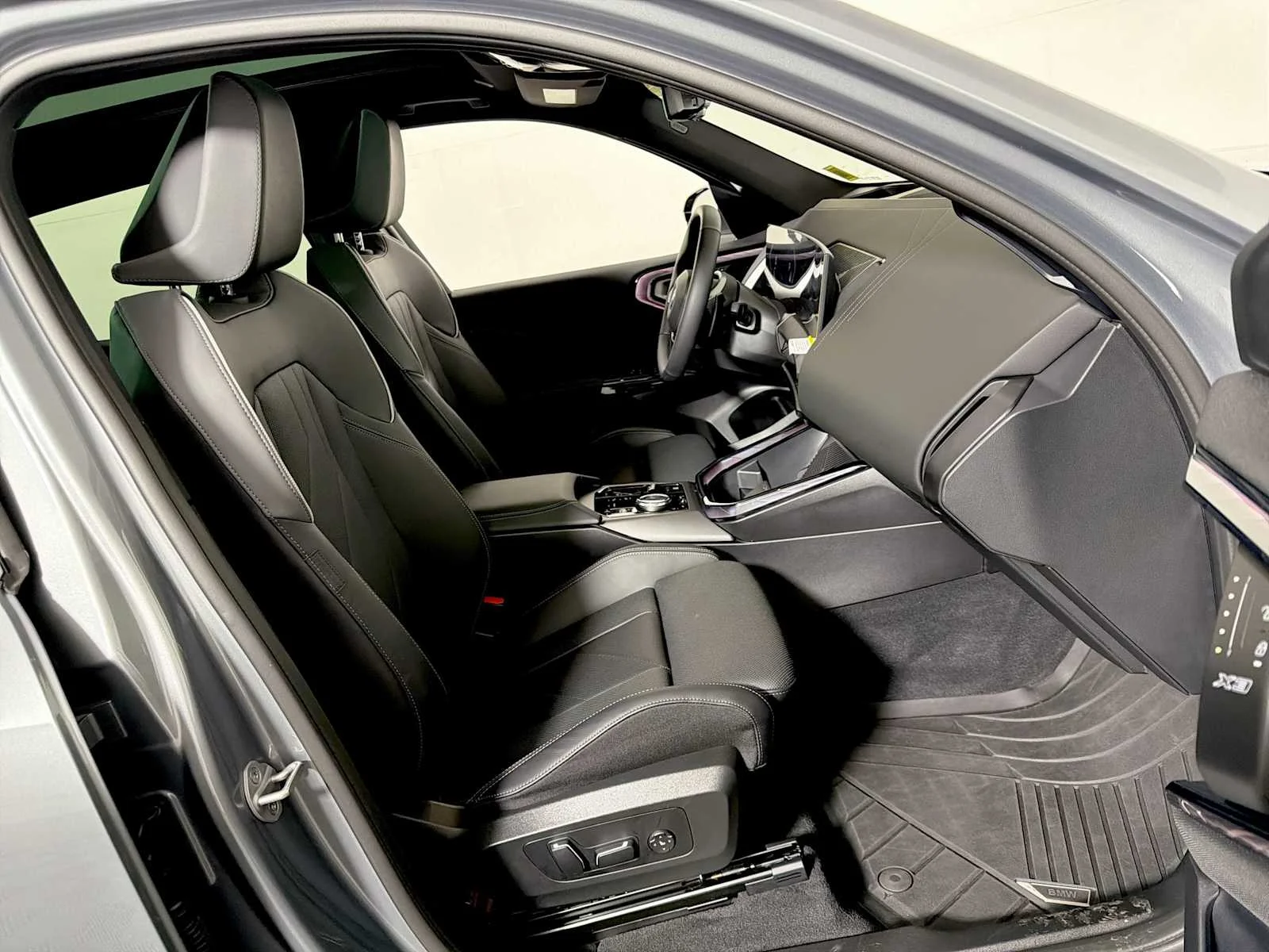 2026 BMW X3 30 - Photo 24