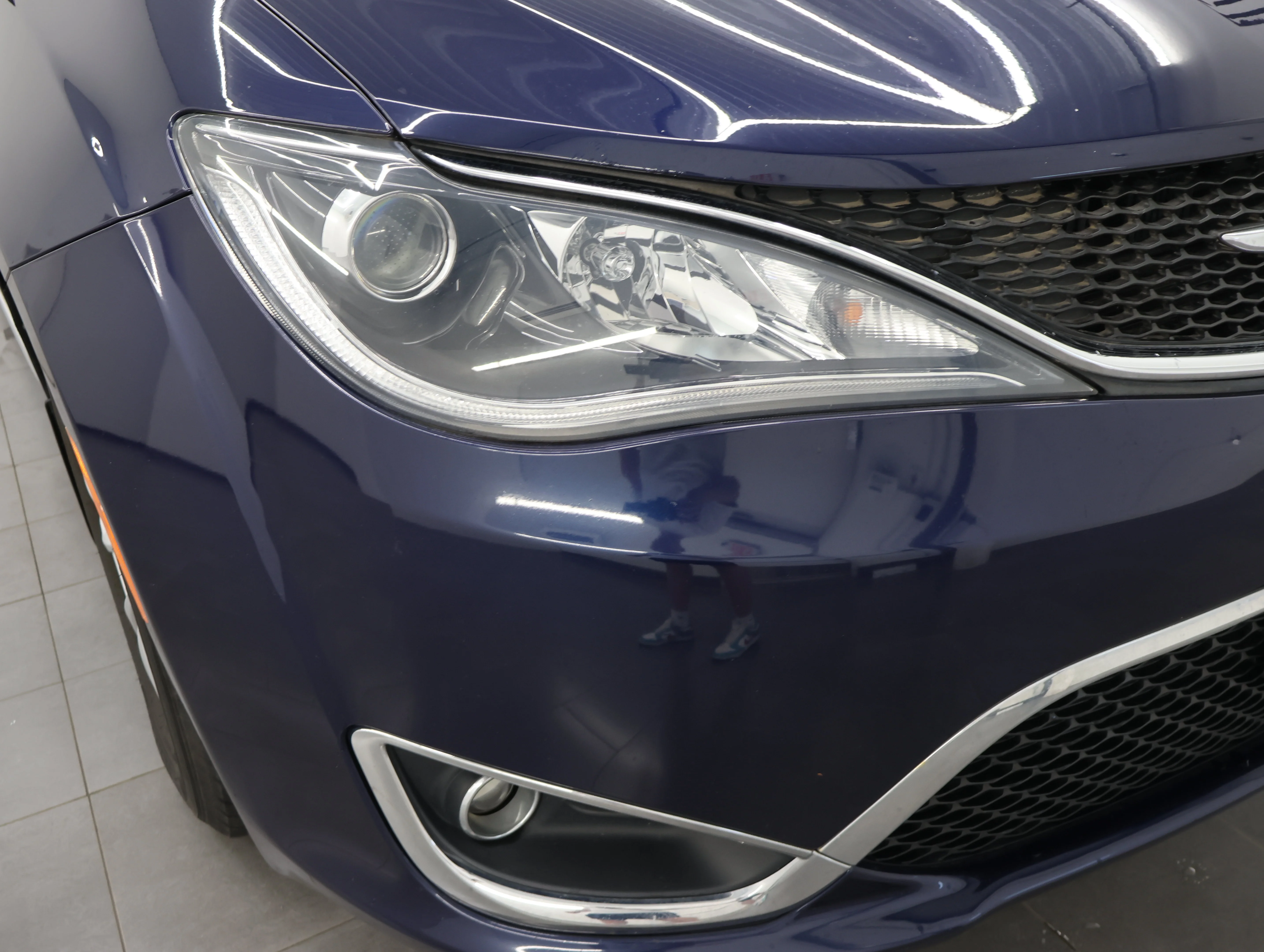 Used 2017 Jazz Blue Pearlcoat Chrysler Touring L image 23