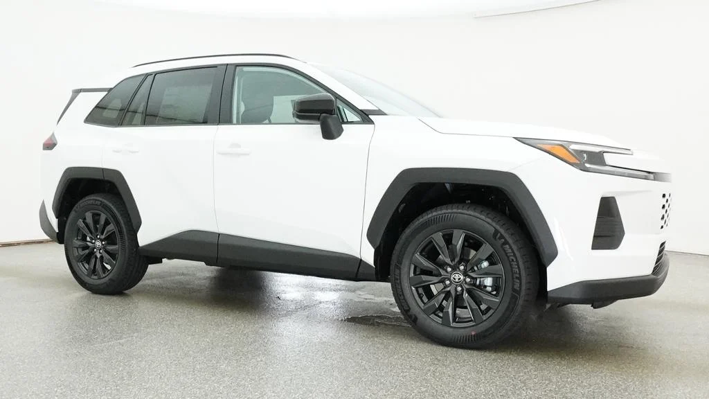 New 2026 Ice Cap Toyota XLE Premium image 11
