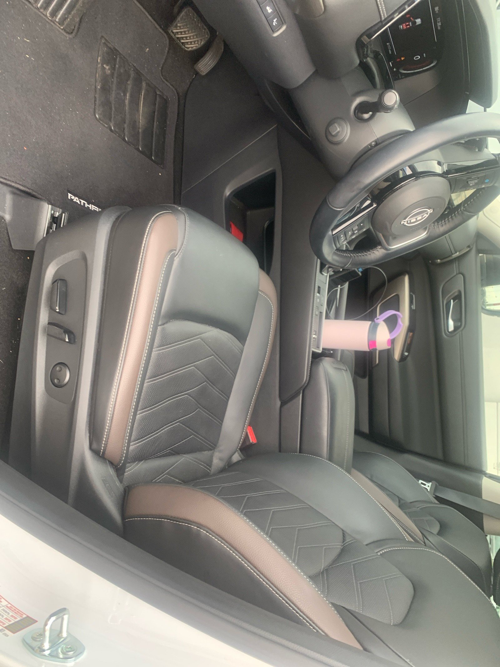 2025 Nissan Pathfinder Platinum White at Robbins Nissan
