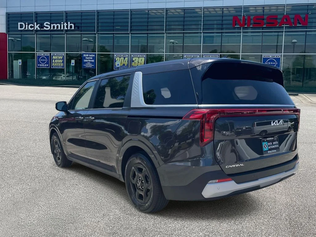 Used 2025 Gray Kia LXS image 4