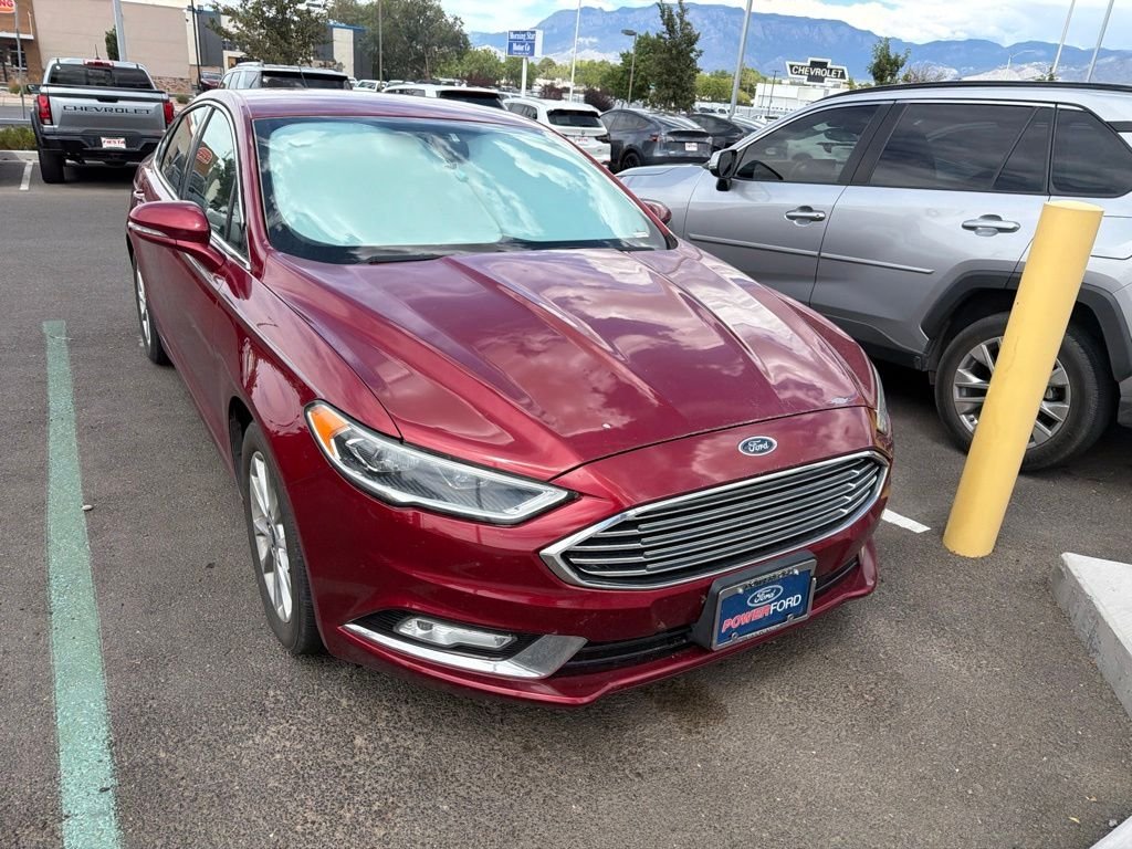 Used 2017 Red Ford SE image 3
