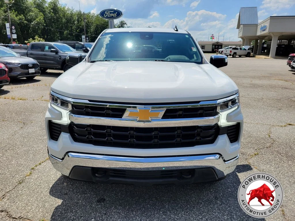 Used 2023 White Chevrolet LT image 9