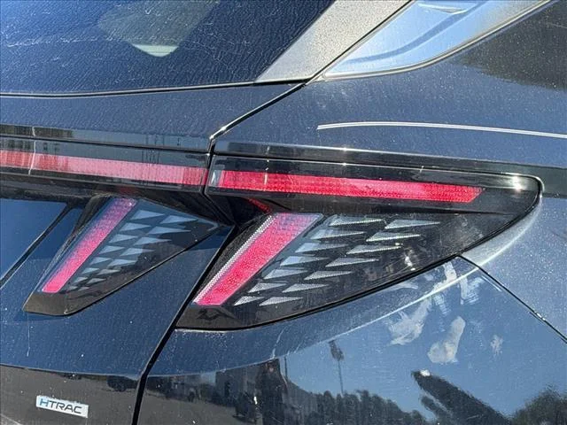 Used 2023 Phantom Black Hyundai SEL image 5