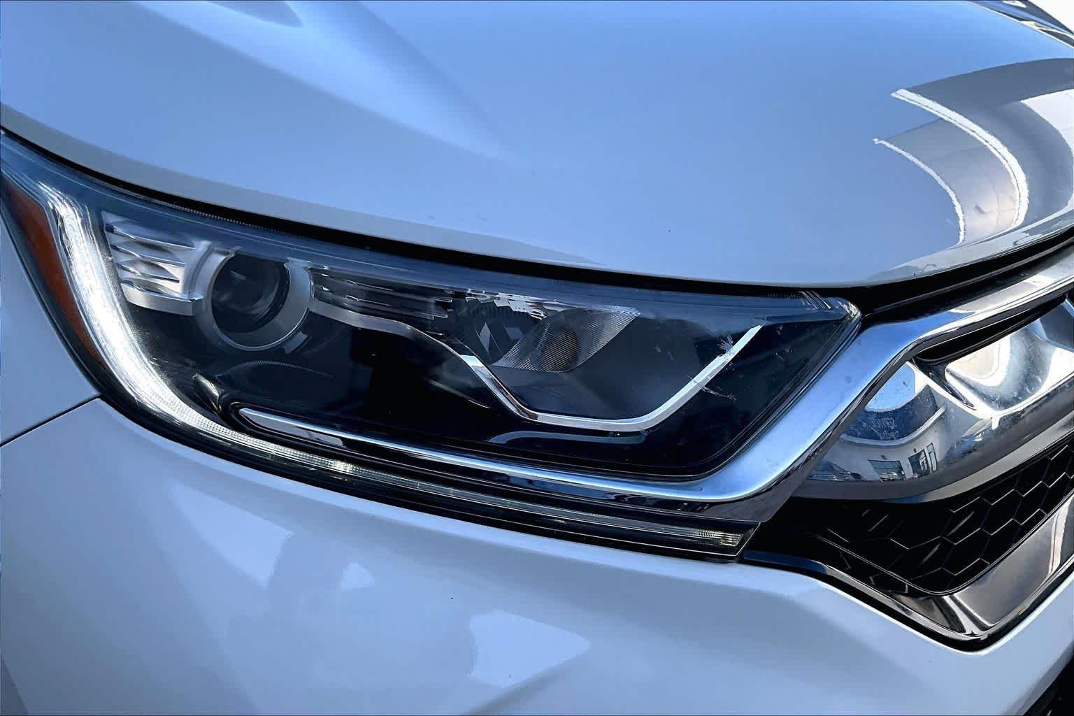 Used 2018 White Diamond Pearl Honda EX image 27
