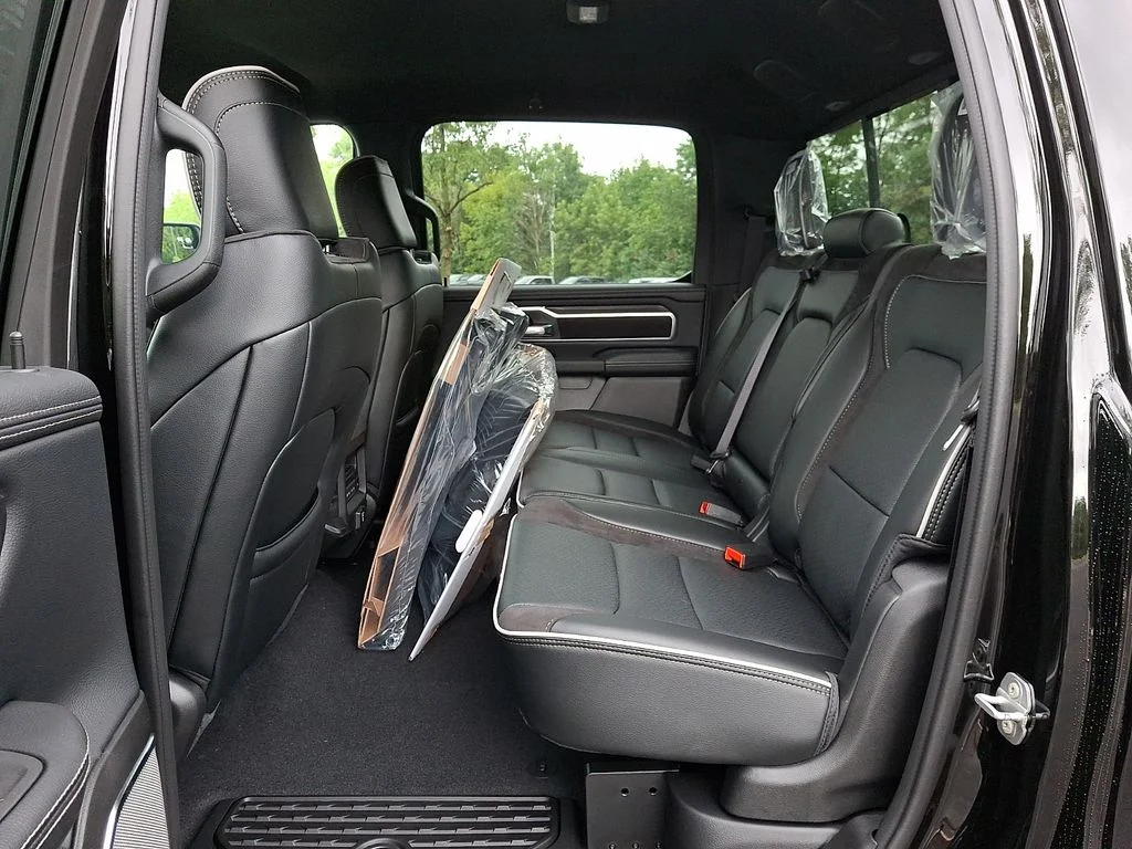 New 2026 Diamond Black Crystal Pearl-Coat Exterior Paint RAM Laramie image 6