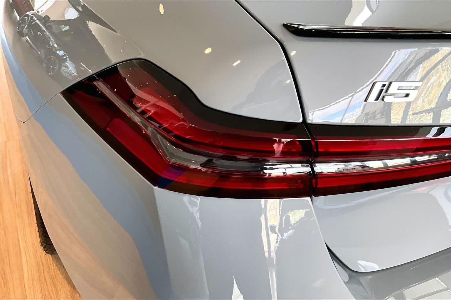 2026 BMW i5 40 - Photo 14