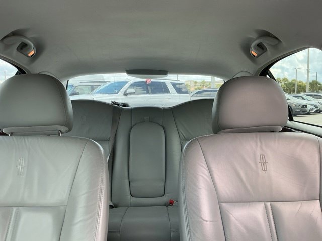 Used 2004  Lincoln Ultimate image 13