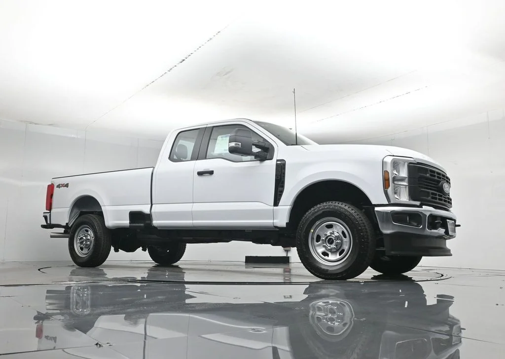New 2027 White Ford XL image 3