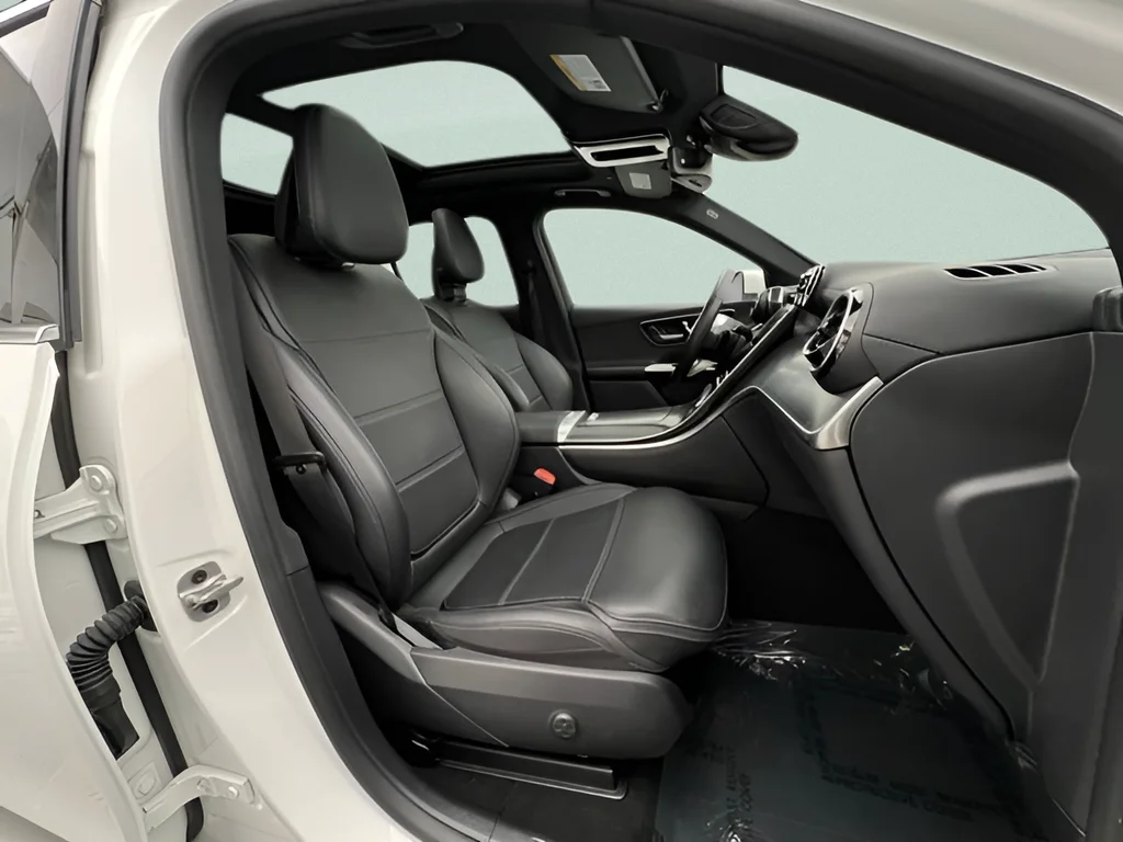2024 Mercedes-Benz GLC GLC 300 - Photo 7