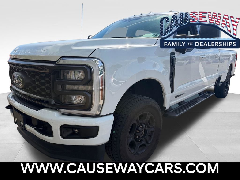Used 2024 Oxford White Ford XLT image 1