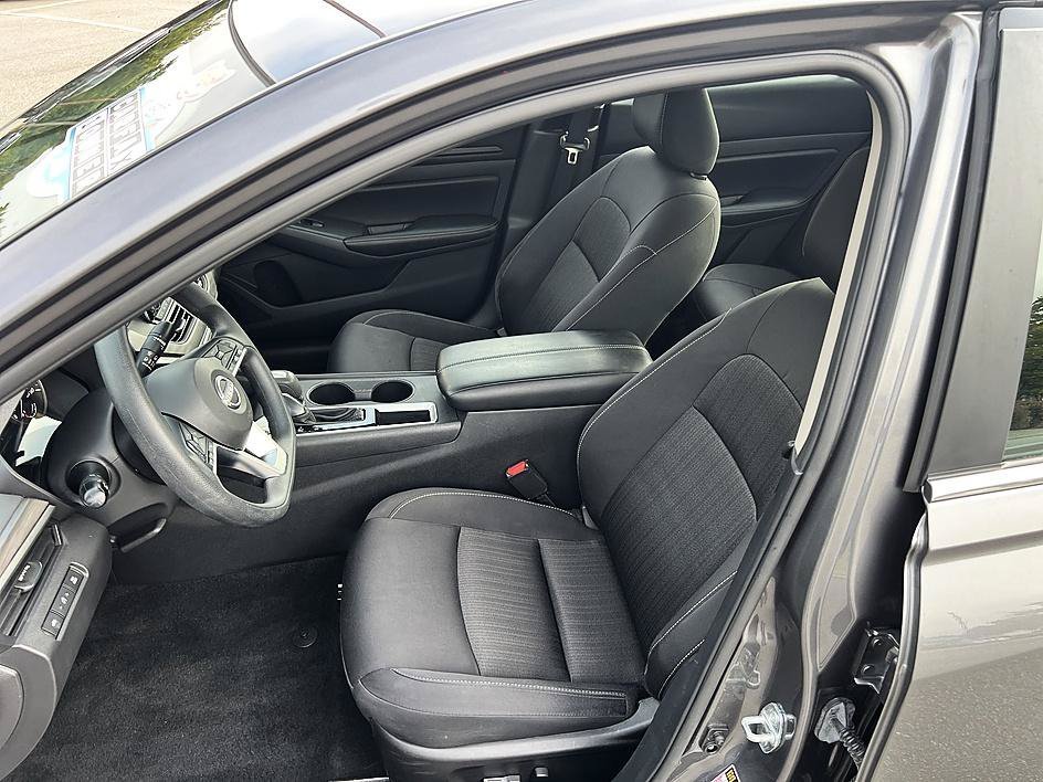 Certified Used 2025 Gun Metallic Nissan SV image 13
