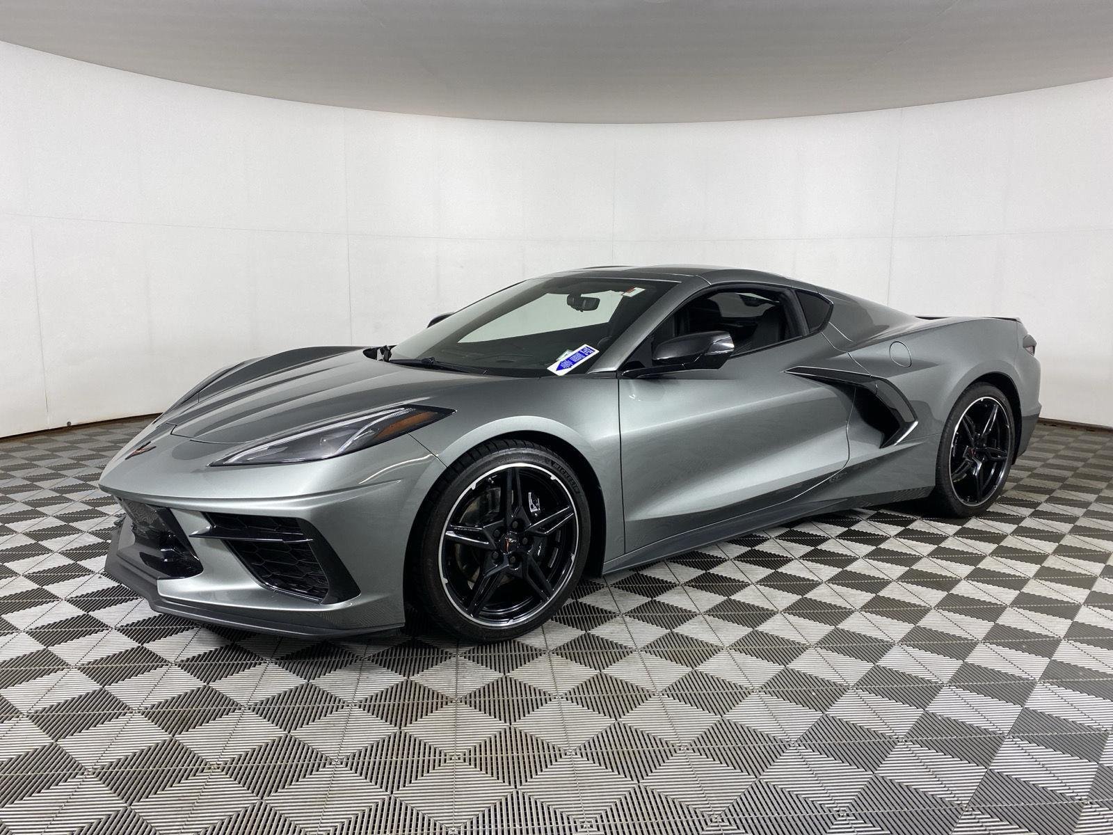 Used 2023 Hypersonic Gray Metallic Chevrolet 2LT image 4