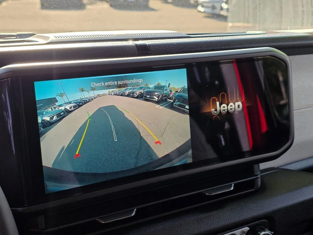 Used 2025 Red Jeep Sport S image 29