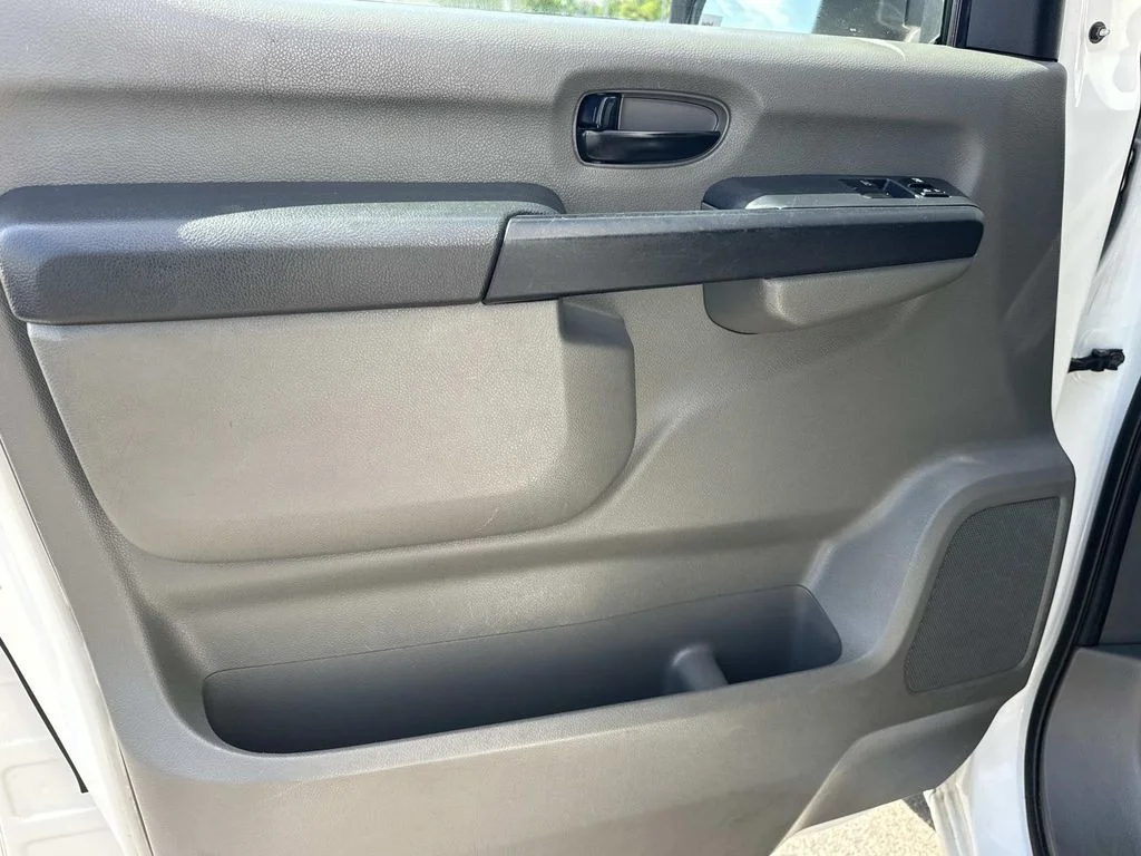 Used 2019 White Nissan S image 16