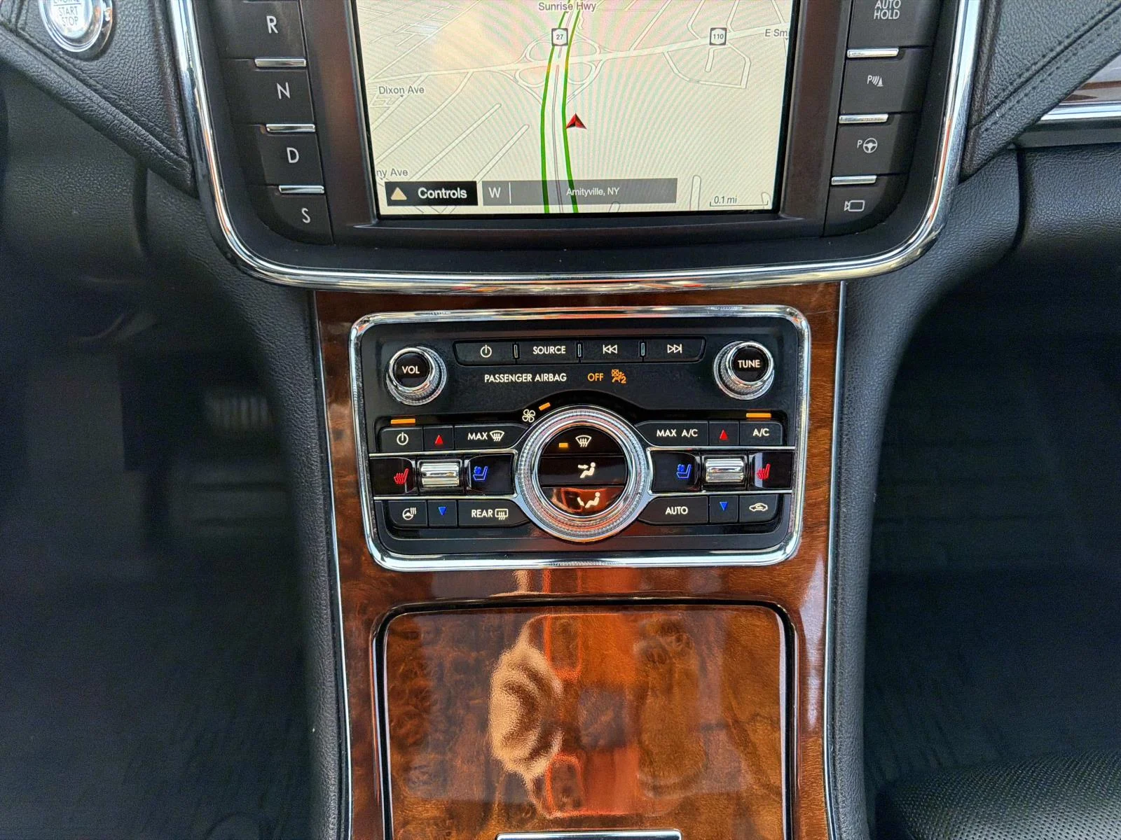 Used 2018 Gray Lincoln Reserve image 23