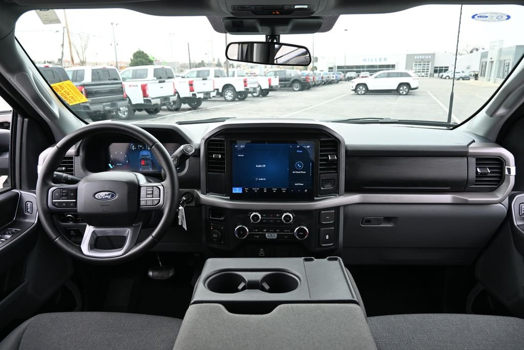 Used 2025 Gray Ford XLT image 27