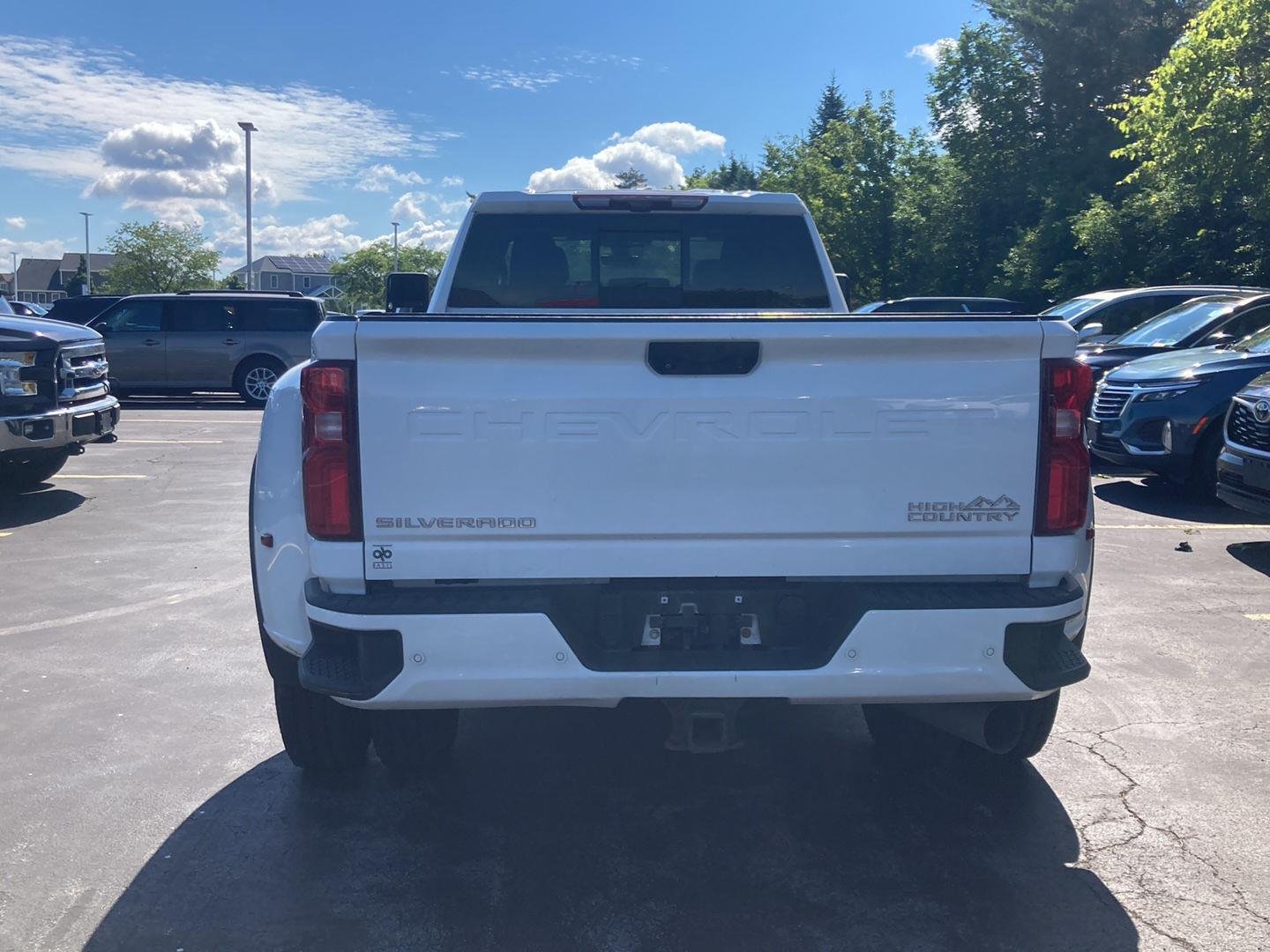 Used 2021 Summit White Chevrolet High Country image 5