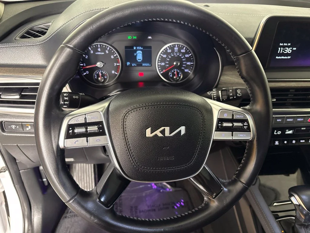 Used 2022 White Kia EX image 30