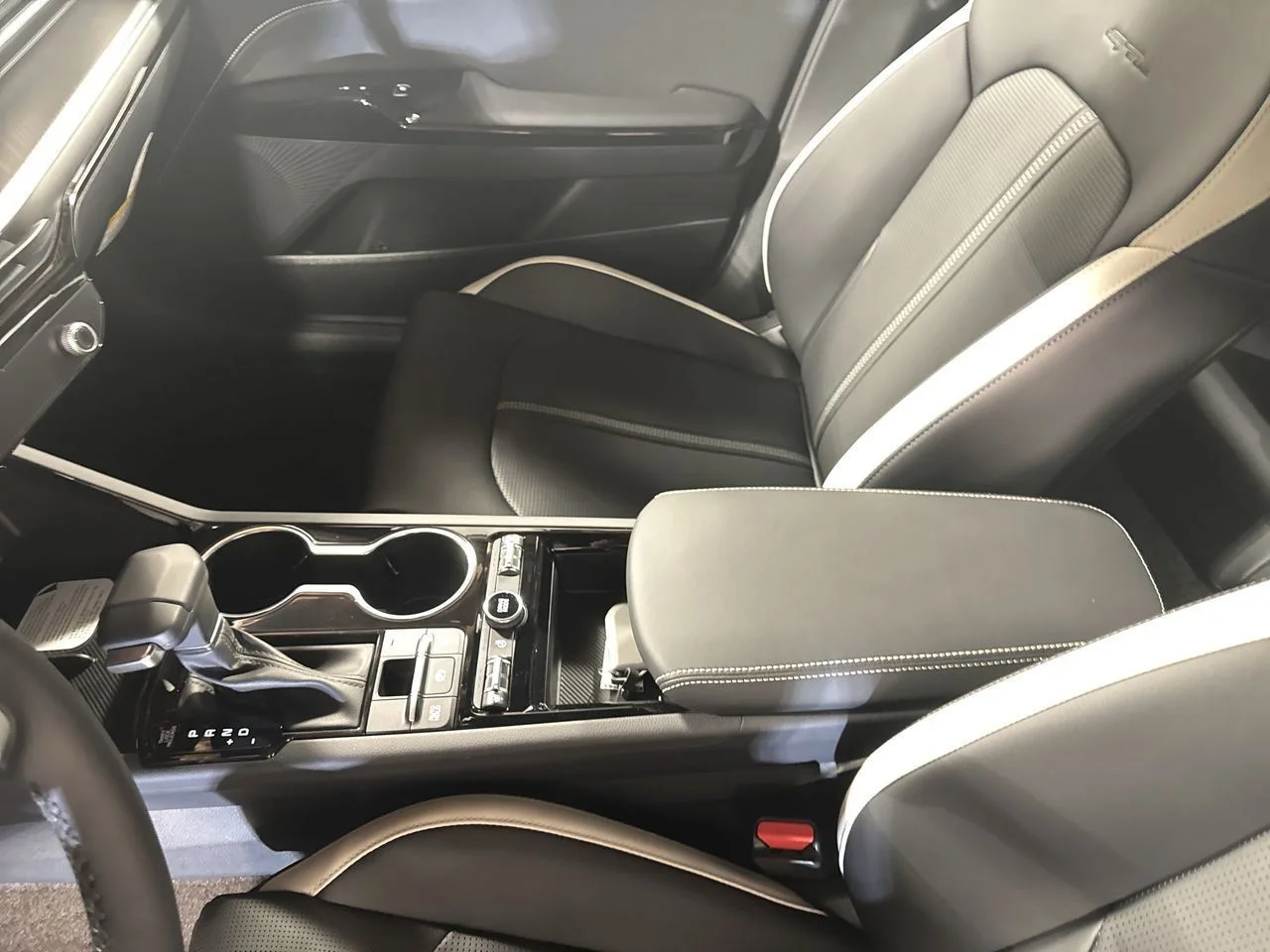 New 2026 Snow White Pearl Kia GT-Line image 27