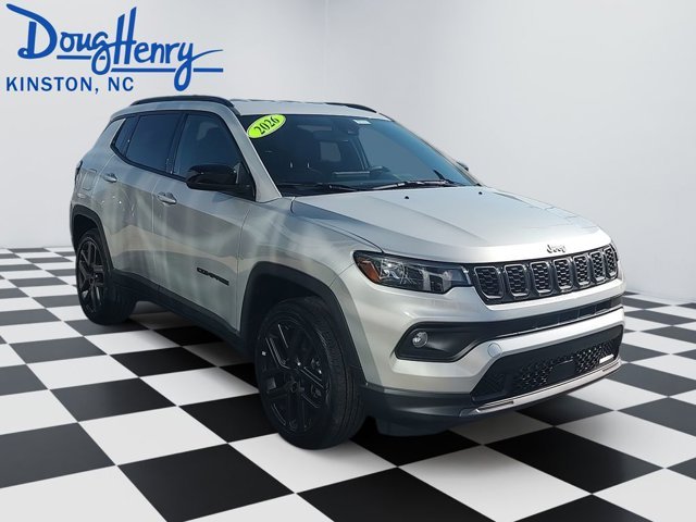 New 2026 Silver Zynith Metallic Clear-Coat Exterior Paint Jeep Latitude Altitude image 7