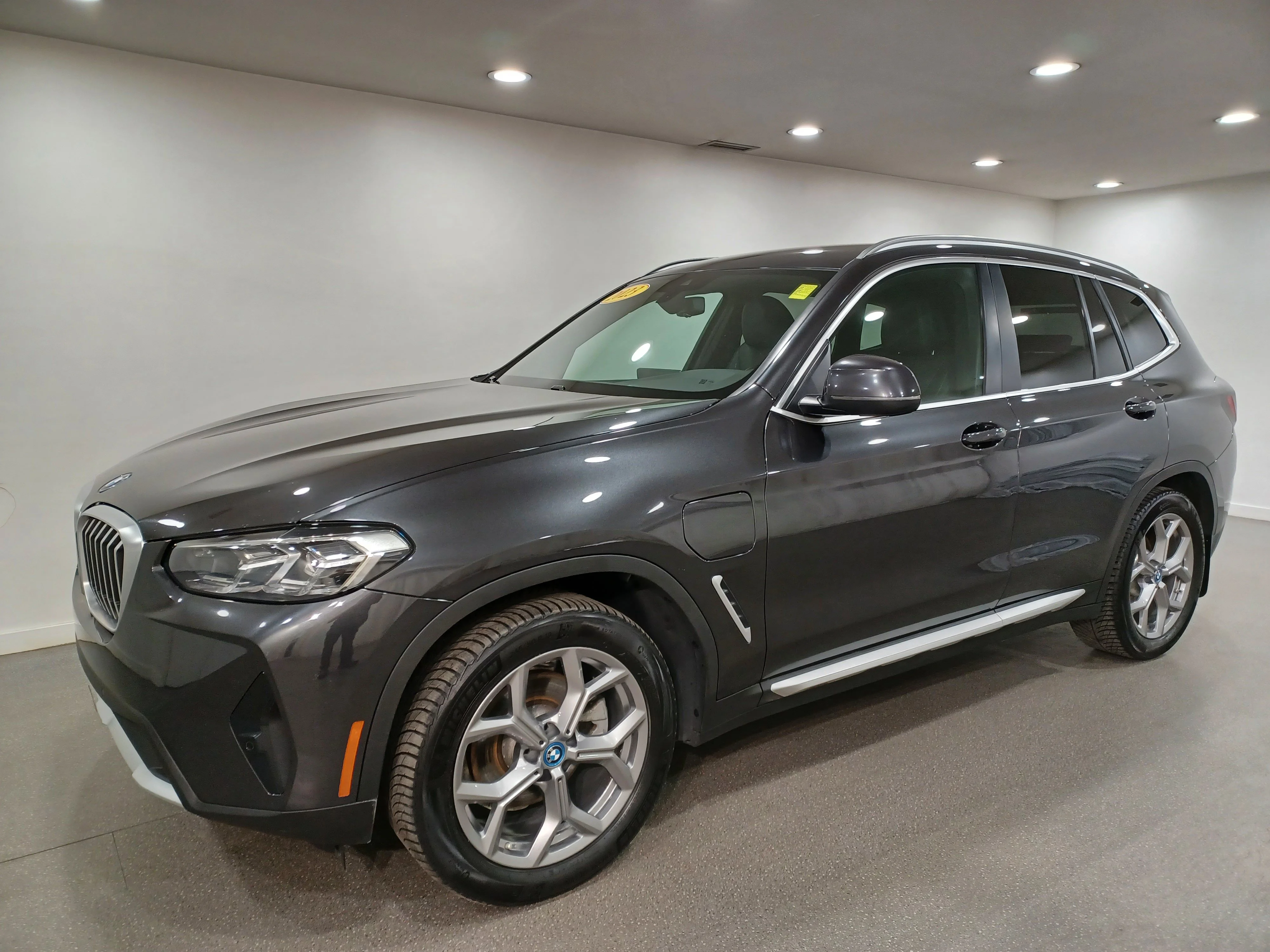 Certified Used 2023 Black Sapphire Metallic BMW xDrive30e Plug-In Hybrid*Nav | Htd Leather | Htd Steering Wheel | Rain Sense Wipers image 2