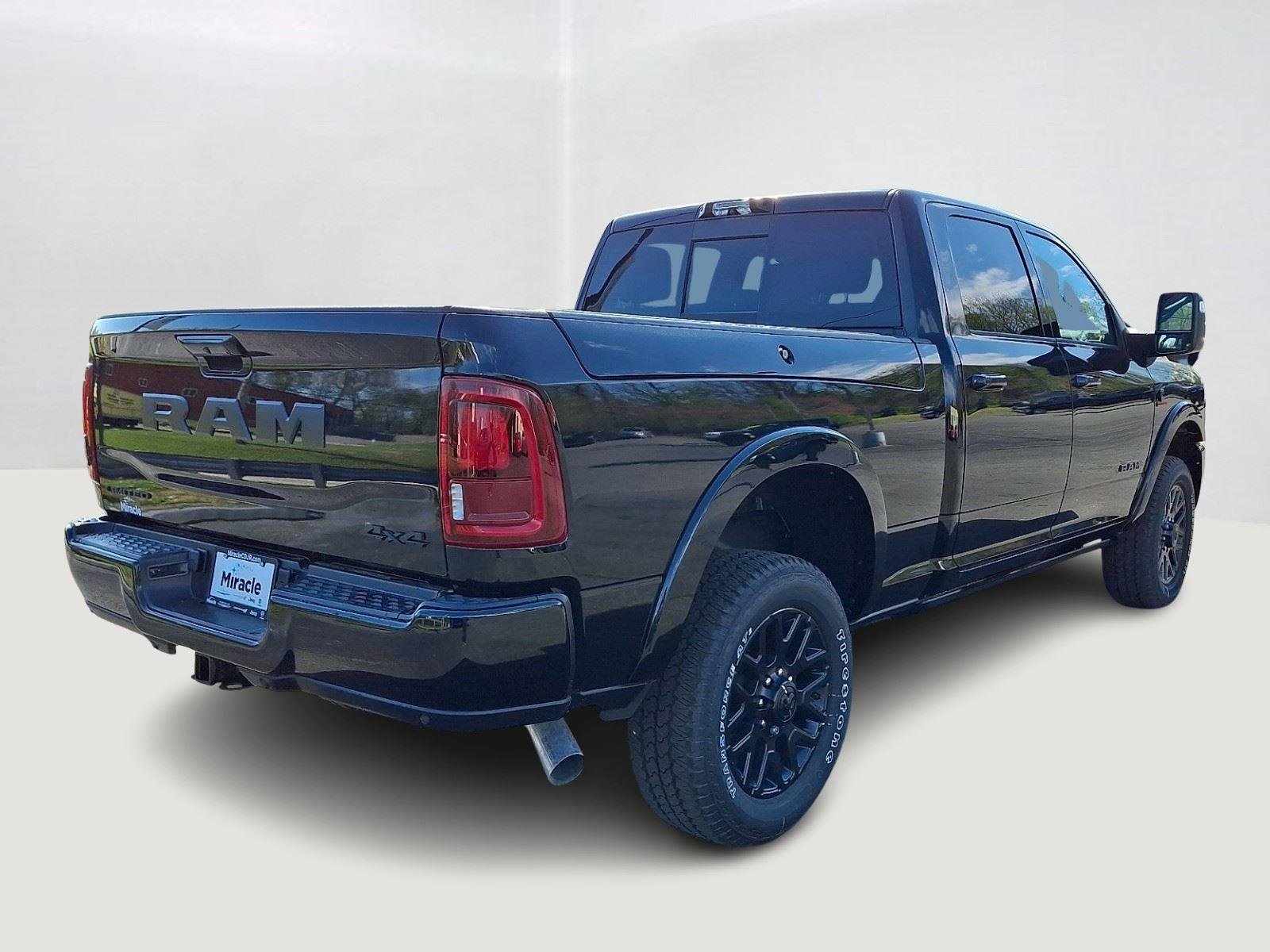 New 2026 Diamond Black Crystal Pearl-Coat Exterior Paint RAM Limited image 3