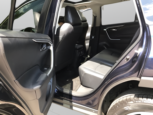 Used 2024  Toyota XLE Premium image 10