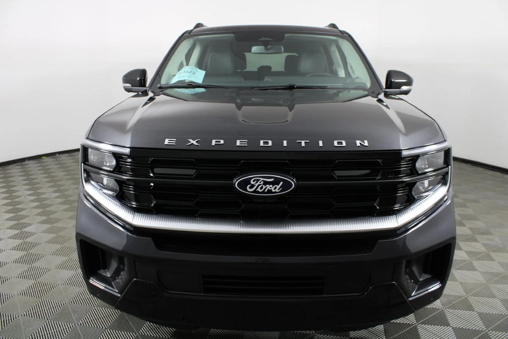 New 2027 Dark Matter Gray Metallic Ford Platinum image 2