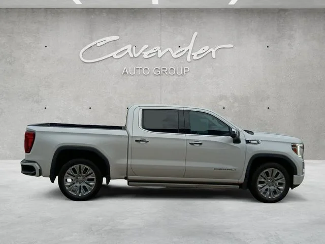 Used 2022 White GMC Denali image 17