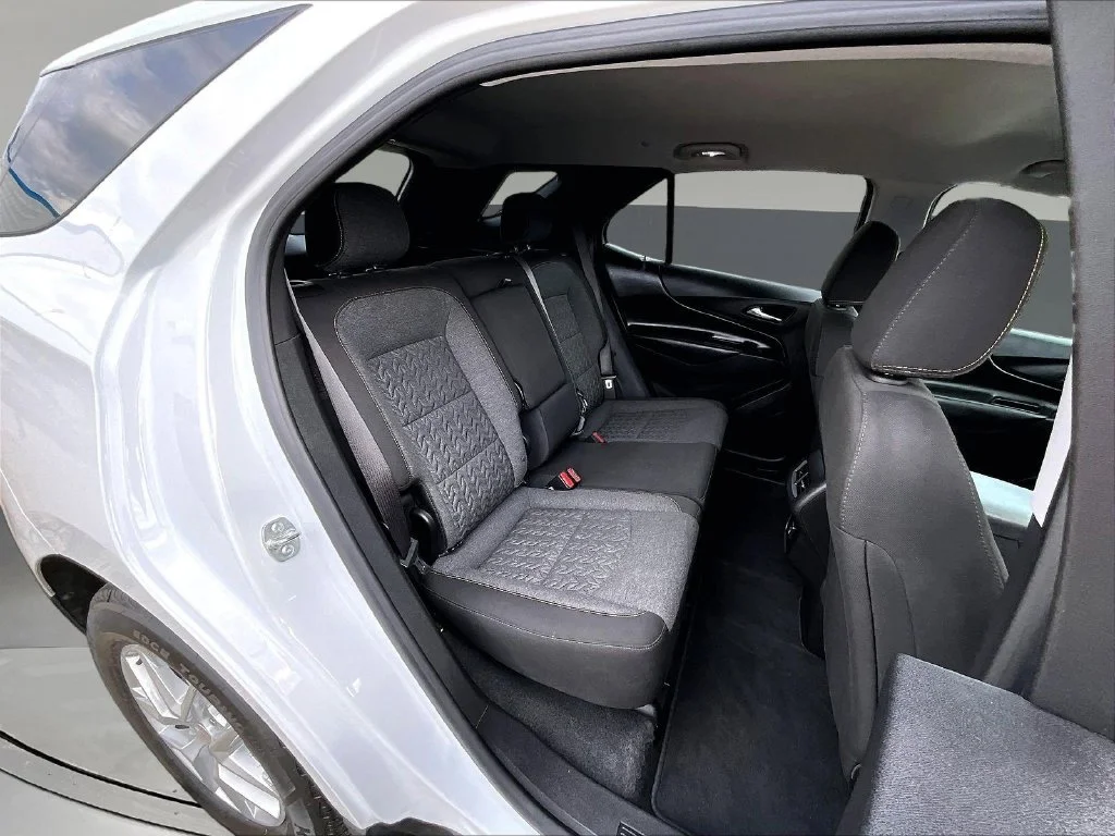 Used 2024 White Chevrolet LT image 29
