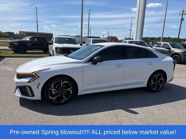 Used 2025 White Kia GT-Line image 5