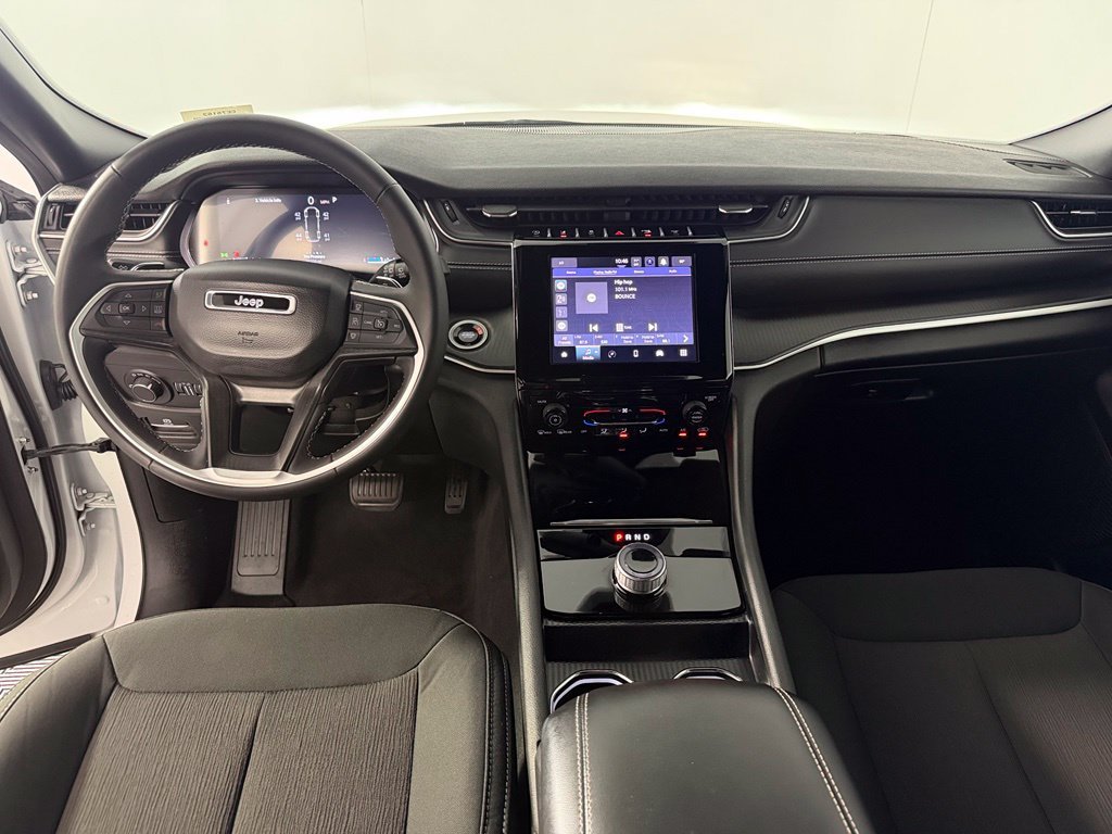 Used 2024 White Jeep Laredo image 23