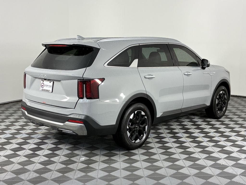 New 2026 Wolf Gray Kia S image 7