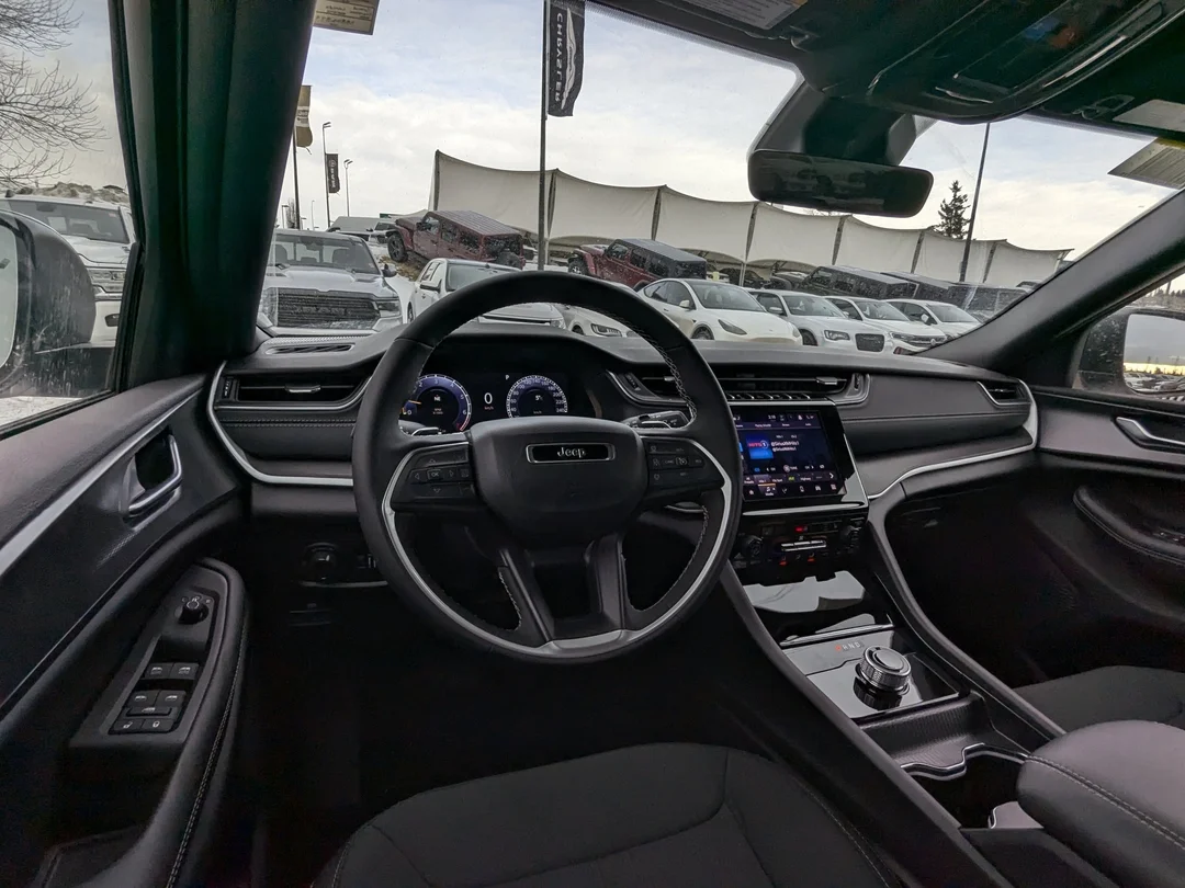 New 2025 White Jeep Laredo - - 4x4 - Heated Seats & Steering - Adaptive Cruise - LED Lighting & More! image 25
