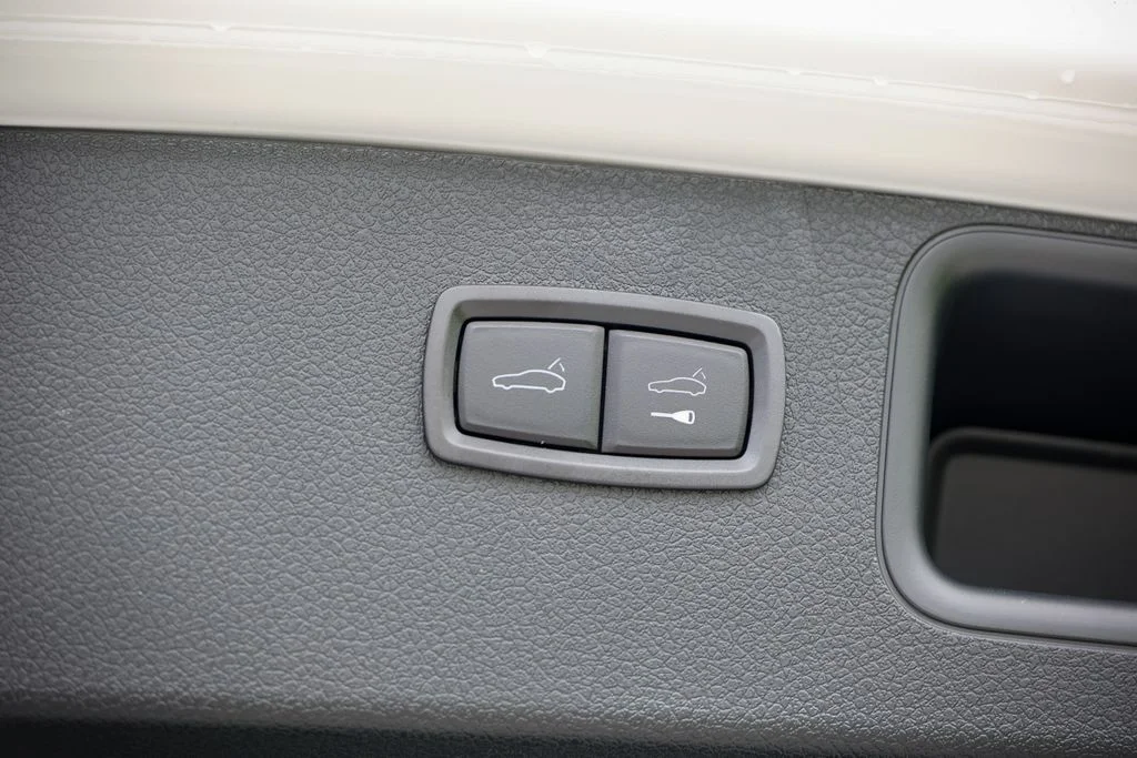 Certified Used 2026 White Porsche  image 41