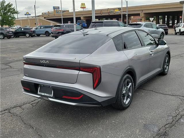 Used 2025 Steel Gray KIA LXS (IVT) image 3
