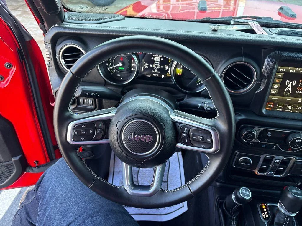 Used 2022 Firecracker Red Clearcoat Jeep Unlimited Sahara image 13