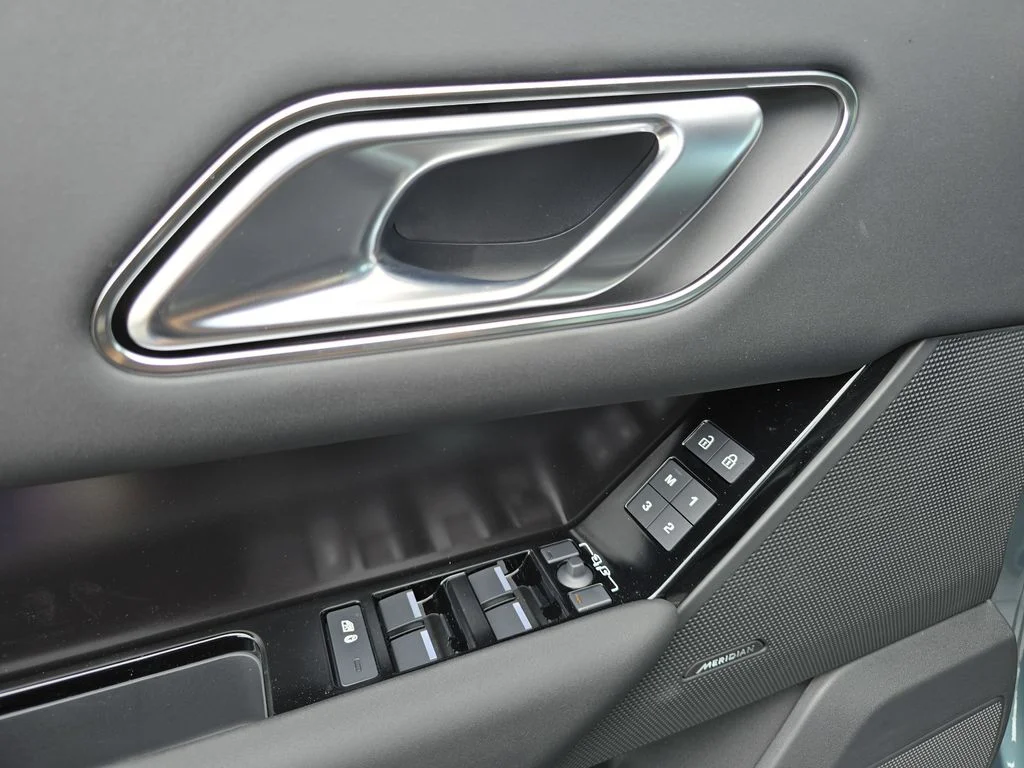 2026 Land Rover Range Rover Velar Dynamic SE - Photo 29