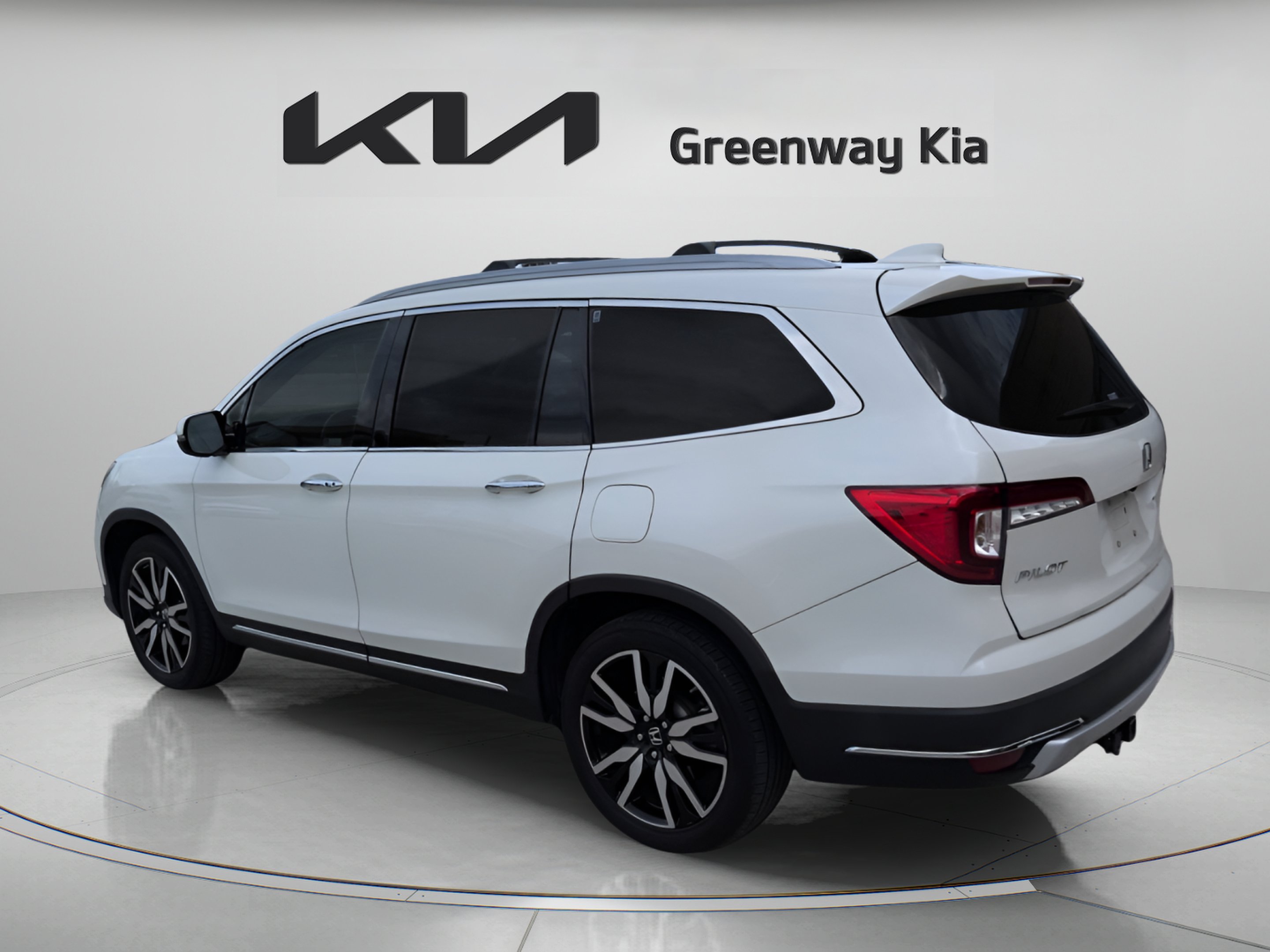Used 2019  Honda Touring image 6