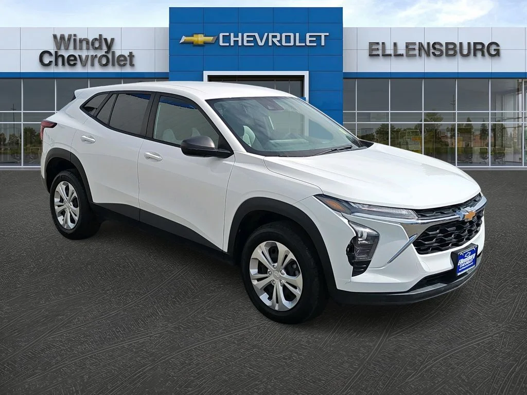 2024 Chevrolet Trax LS's photo