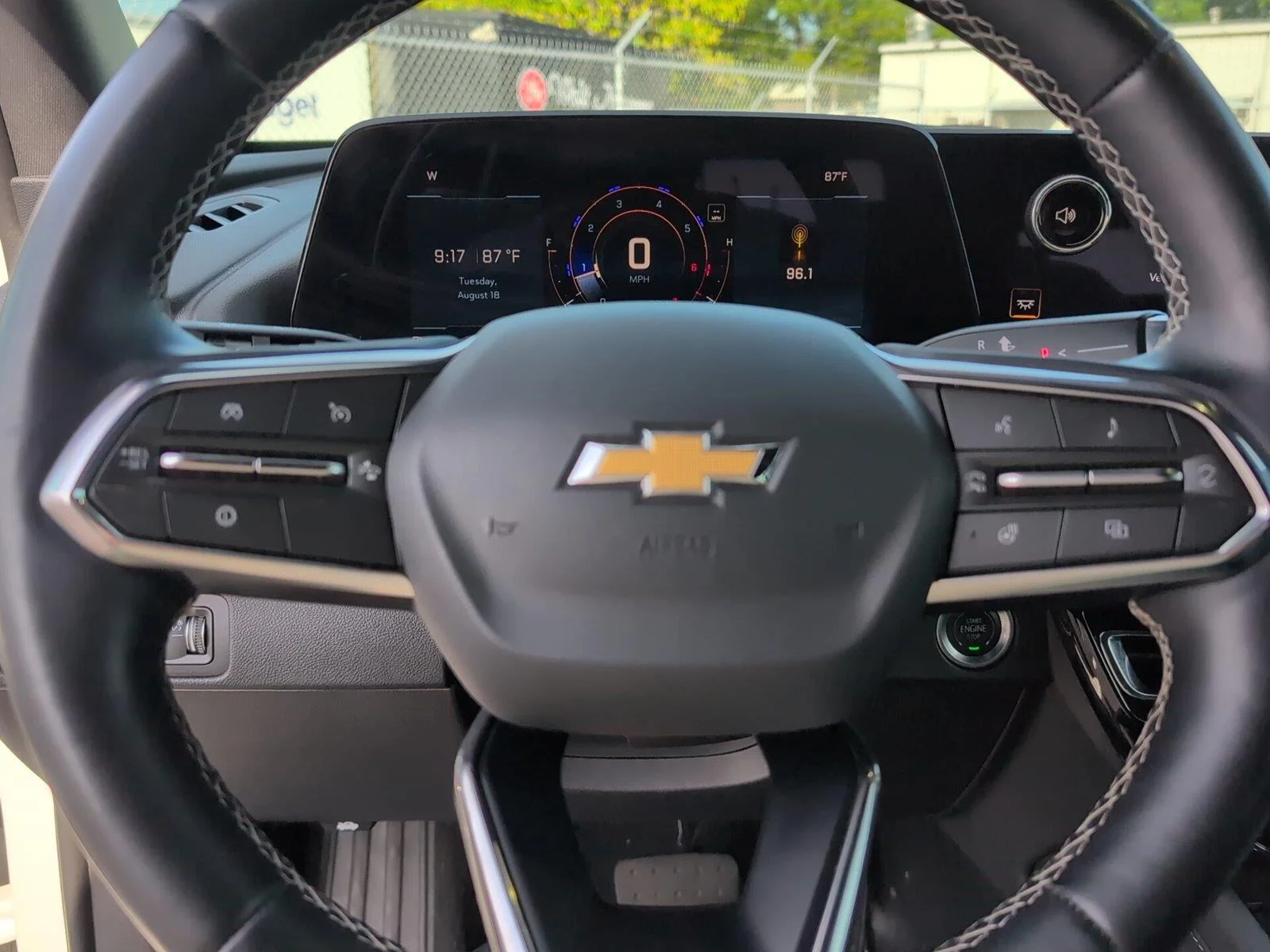 Used 2025 Summit White Chevrolet LT image 25