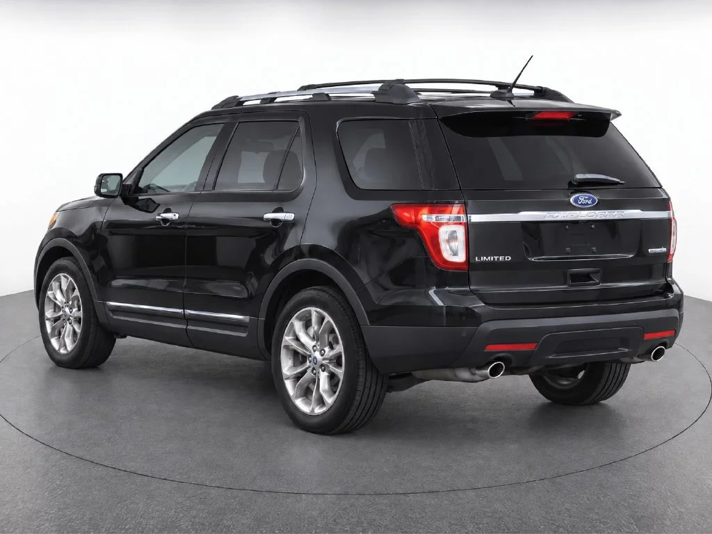 Used 2015 Black Ford Limited image 4