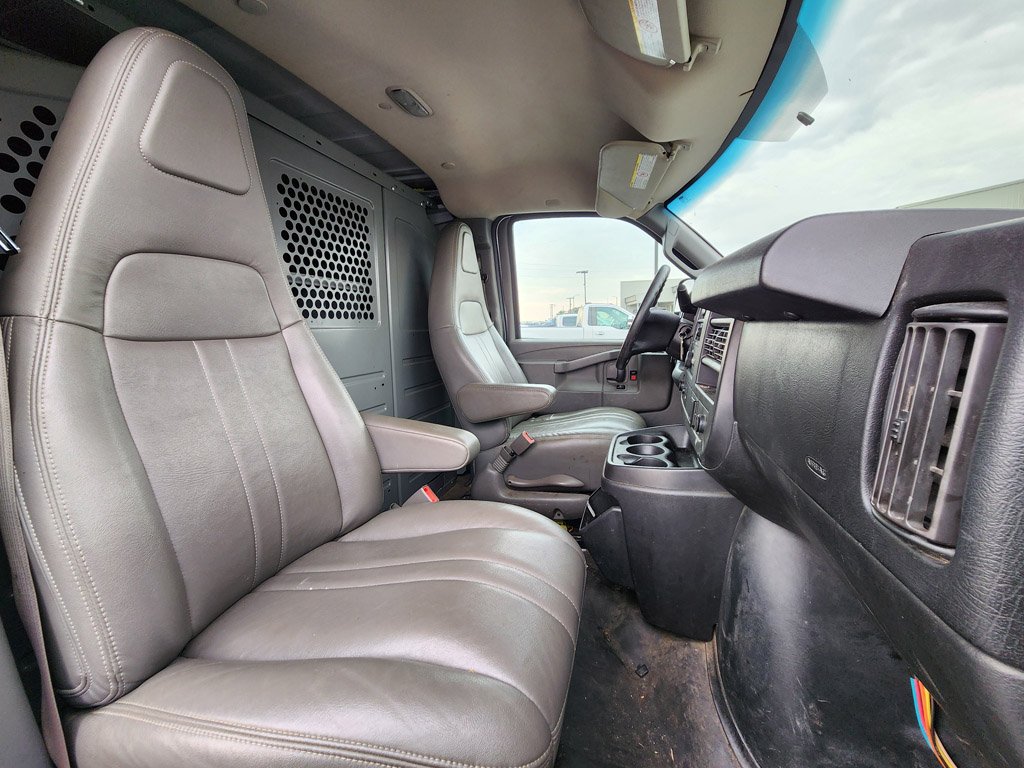 Used 2017 Summit White Chevrolet Work Van image 12