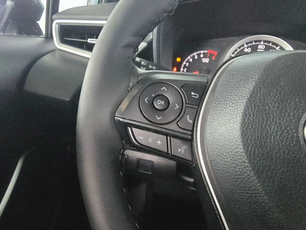 Used 2022  Toyota SE image 17