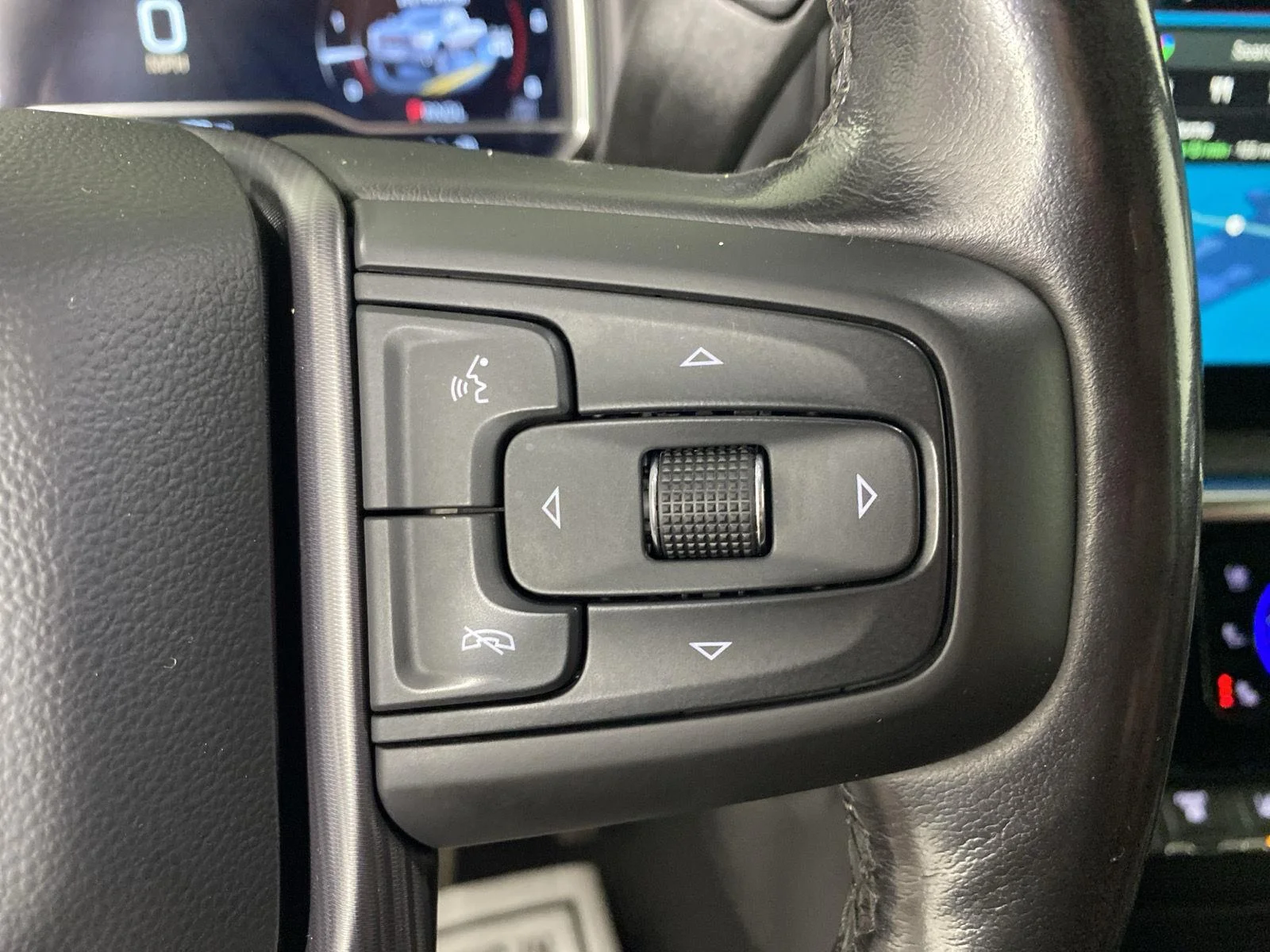 Used 2025 Onyx Black GMC Denali Ultimate image 25