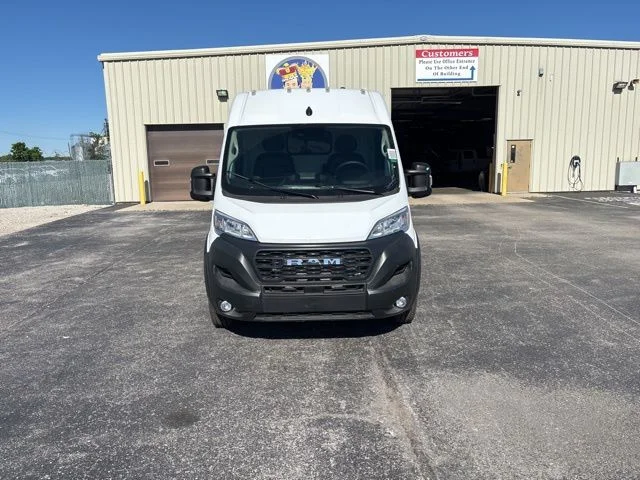 New 2026 Bright White Clear-Coat Exterior Paint RAM Tradesman image 8