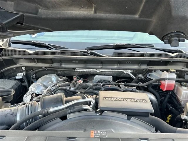 Used 2025 Silver GMC AT4 image 33