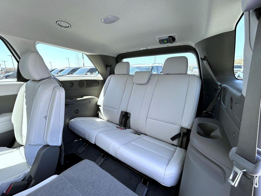 New 2026 Silver Hyundai SEL AWD image 12